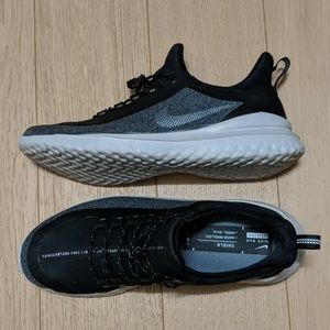 Nike renew rival shield running shoes